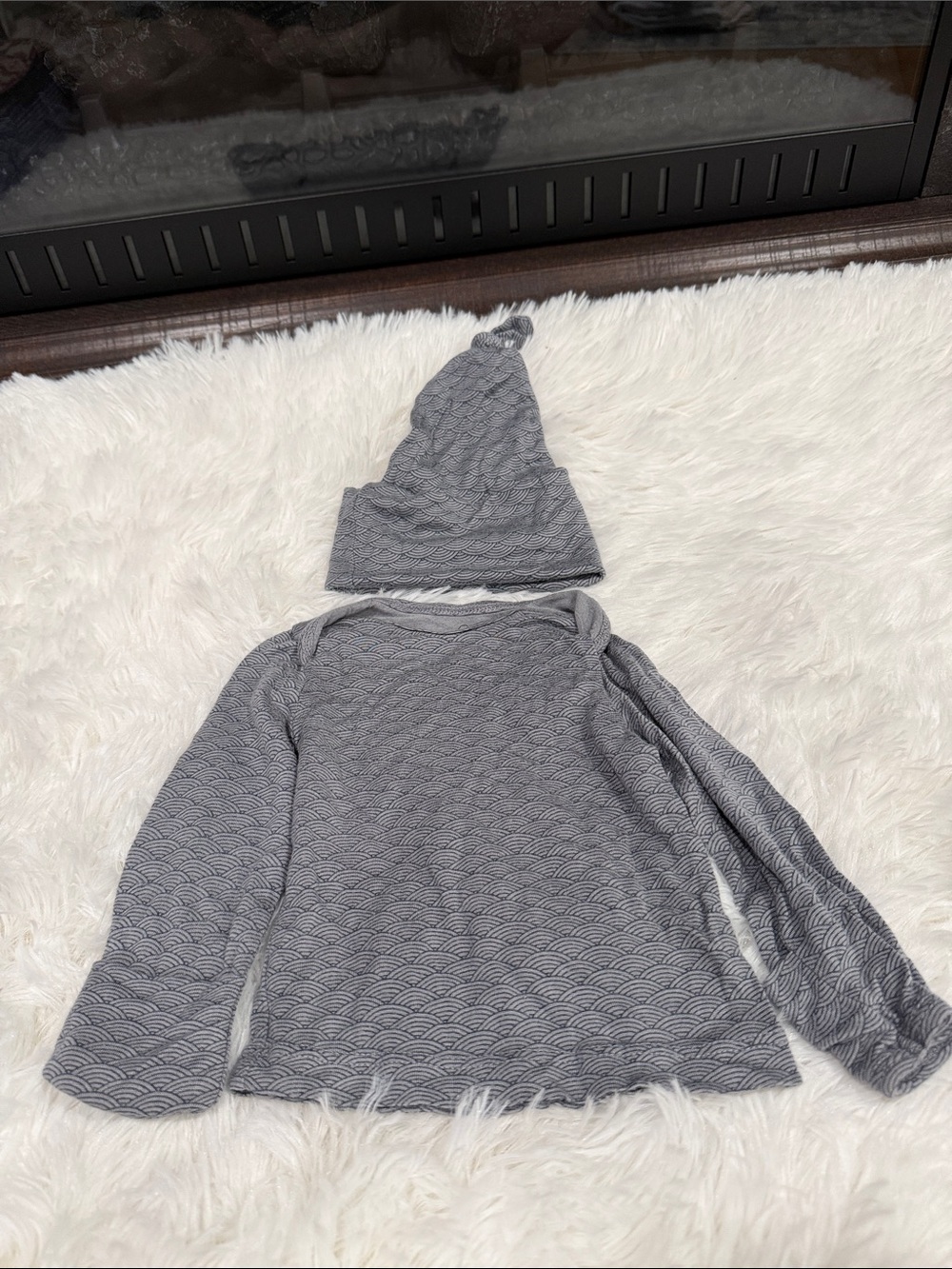 solly baby Gray Wave-Print Long Sleeve Top with Knot Hat